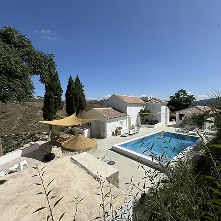 Vista Colinas Villa